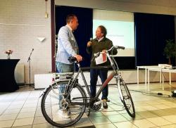 Gesprek met wethouder Molling tijdens Fietscafé Meerssen 