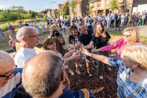 Herdenking waterramp - een toast