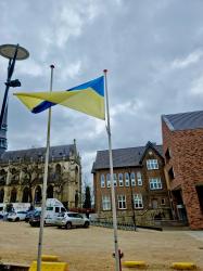 OekraÃ¯ense vlag voor gemeentehuis