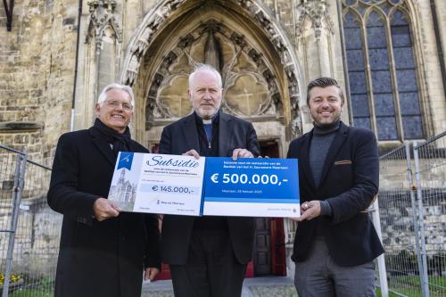 Overhandiging cheque basiliek