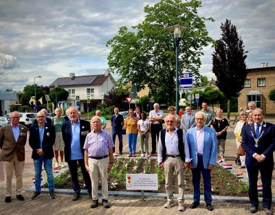 Witte Anjerperkje - groepsfoto onthulling 25 juni 2022