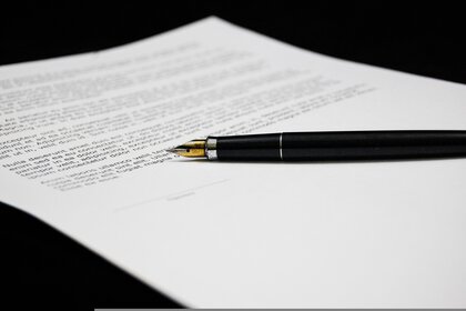 tekstdocument met pen erop