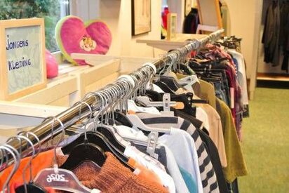 kleding in rek